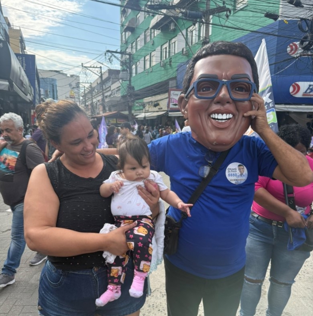 Elogiado por Benedita, Lindbergh e Janja:  o cabeção de Otoni de Paula virou fenômeno nas redes