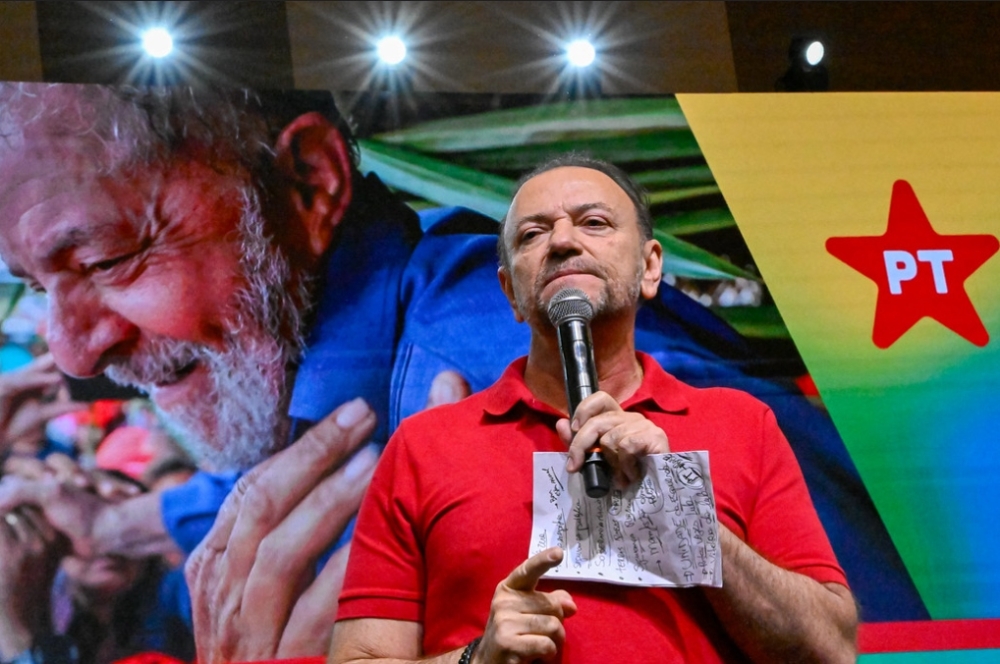 Presidente do PT diz que Lula vai a debates no segundo turno