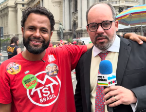 'O público evangélico é a classe trabalhadora' Pastor Henrique Vieira aposta no diálogo para furar a bolha e faz do amor ao próximo a plataforma da reeleição em ato com Lula na Cinelândia 