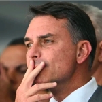 Flávio apresenta queixa contra Lindbergh e Rogério Correia por representações em série