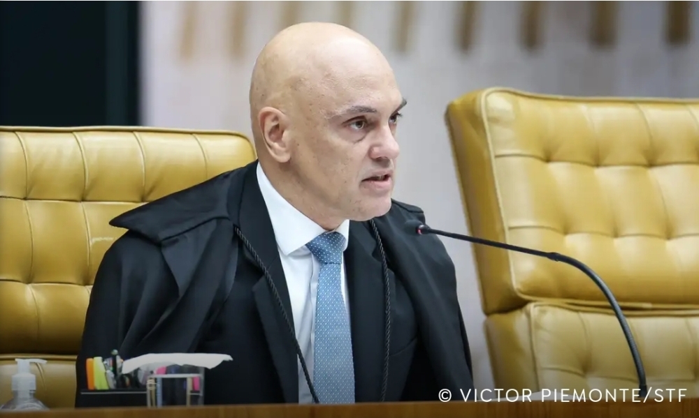 Moraes determina emissão de mandado de prisão contra Eduardo Bolsonaro