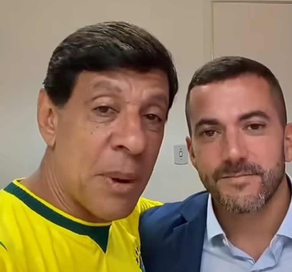 Ao lado de Jordy, Marcelo Dino anuncia adesivaço 'Fora Lula' em Caxias