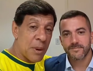 Ao lado de Jordy, Marcelo Dino anuncia adesivaço 'Fora Lula' em Caxias