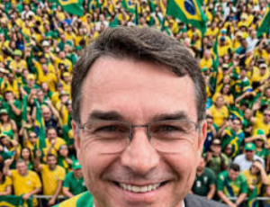 Contra fim da 6x1, Flávio defende jornada flexível: 'Quem quer trabalhar mais, vai trabalhar mais'