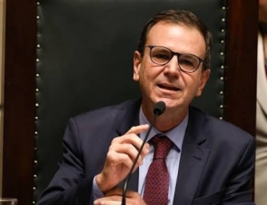 “MISSÃO CUMPRIDA”: TRAVANCAS ANUNCIA NOVA FASE E PROMETE VIGILÂNCIA PERMANENTE SOBRE NOVO GOVERNADOR DOUGLAS RUAS