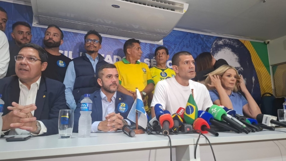 ‘A partir de janeiro eu e Flávio vamos entrar nas comunidades’, promete Douglas Ruas