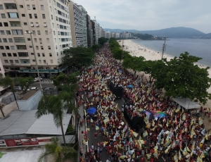 Rodrigo Neves lidera ato com mais de 45 mil pessoas em apoio a Lula em Niterói