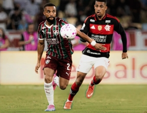 Carrascal marca, Flamengo vence o Fluminense e continua na liderança do Campeonato Brasileiro