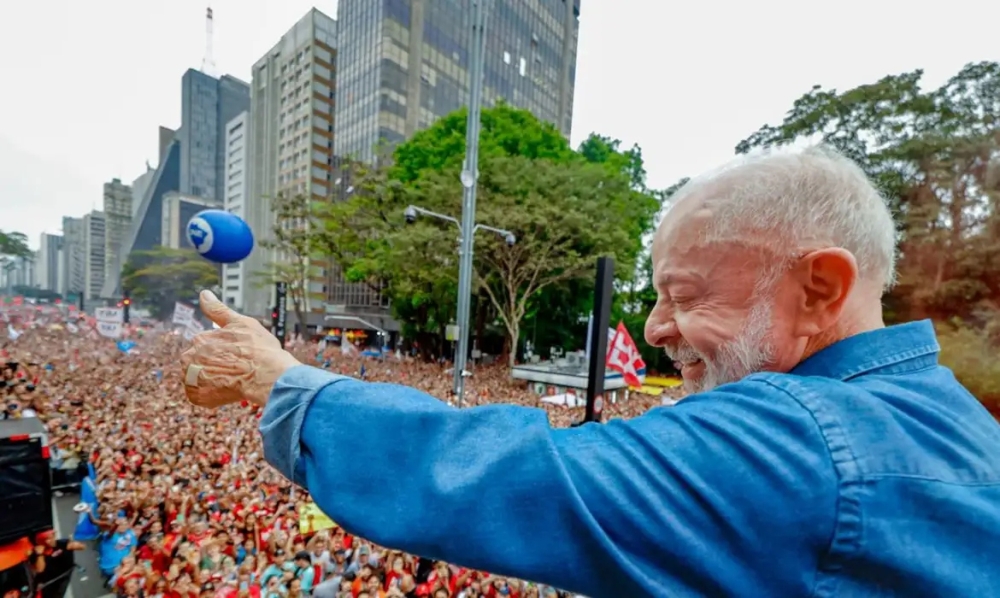 Lula diz que votação do fim da 6x1 antes do segundo turno já está acordada com Alcolumbre