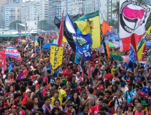De Paulista a Copacabana:Vermelho toma a orla: ato pró-Lula lota Copacabana e acirra a disputa pelo 2º turno