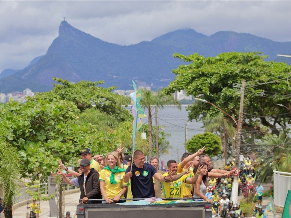 Douglas Ruas mobiliza apoiadores em municípios do RJ em atos de apoio a Flávio Bolsonaro
