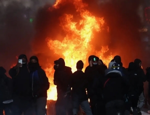 Tensões voltam a crescer; França contabiliza custos de protestos