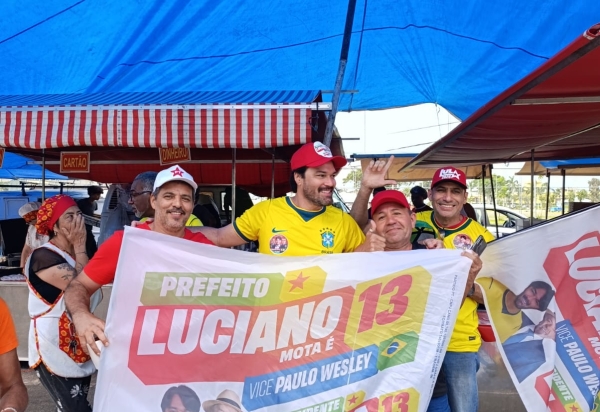LUCIANO MOTA VAI À FEIRA DE ITAGUAÍ, CONQUISTA A ATENÇÃO DOS ELEITORES E TRANSFORMA RECLAMAÇÕES EM PROPOSTAS