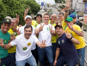 Douglas Ruas percorre Noroeste Fluminense em carreatas e reforça campanha de Flávio Bolsonaro