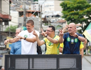 Douglas Ruas comanda carreata em Nova Friburgo em apoio a Flávio Bolsonaro