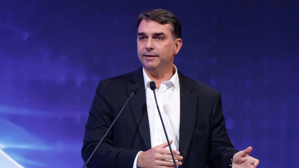 Flávio pede votação até as 19h e adiamento dos resultados