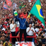 Lula consegue virada épica, derrota Flávio Bolsonaro e será presidente pela 4ª vez