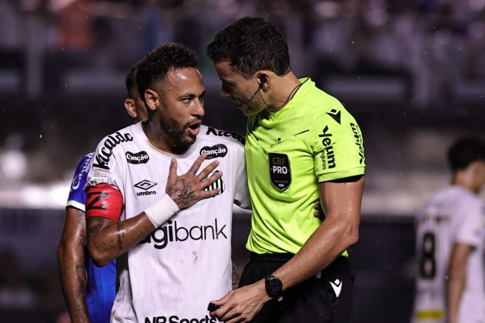 Neymar é expulso por Lei Vini Jr. em Santos x Bahia – 24/10/2026 – Esporte