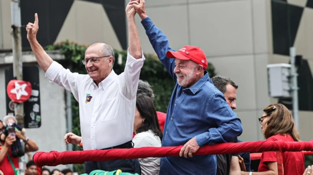 Abstenção cai e Lula amplia margem de vitória pela Europa