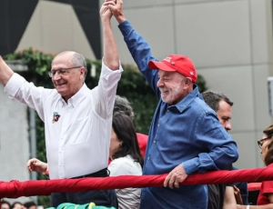 Abstenção cai e Lula amplia margem de vitória pela Europa