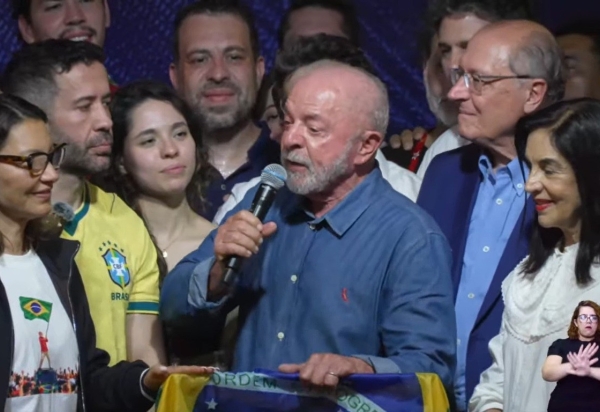 Em 1º discurso, Lula defende regulação das redes e diz que eleição teve ‘intromissão’ de plataformas digitais