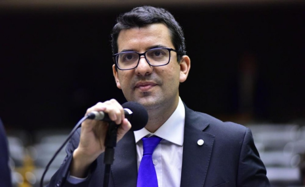 Deputado reeleito Marcelo Queiroz é alvo de buscas da PF em investigação sobre programa de castração de animais