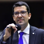 Deputado reeleito Marcelo Queiroz é alvo de buscas da PF em investigação sobre programa de castração de animais