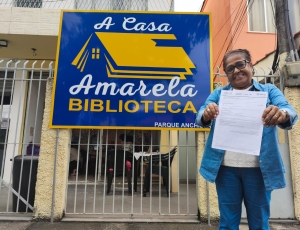 Moradora de Anchieta encontra acolhimento na Biblioteca A Casa Amarela durante tratamento contra o câncer