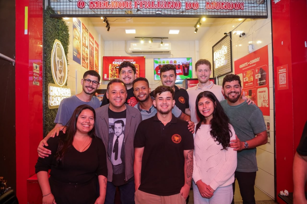 Rodrigo Neves encontra estudantes da UFF que deram início a manifestações pró-Lula em todo o Brasil