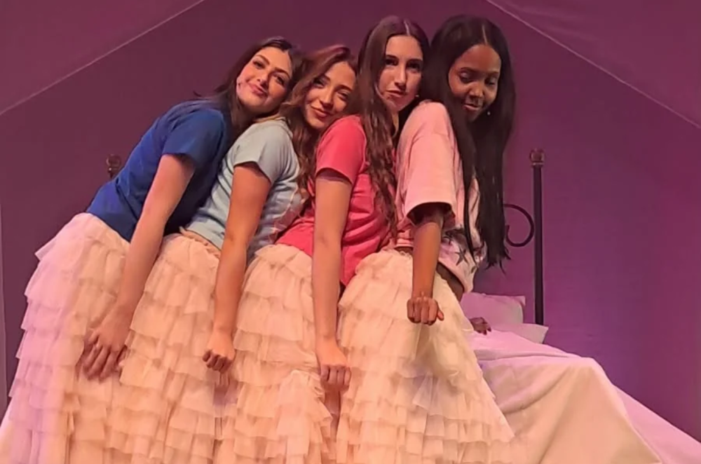Com ingressos esgotados, estreou ontem “Confissões de Adolescente, o Musical”