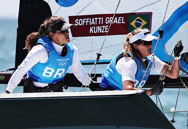 É ouro! Martine Grael e Kahena Kunze são bicampeãs olímpicas