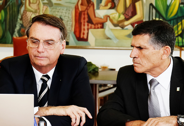 Santos Cruz: projeto de Bolsonaro é pessoal, anarquista e Forças Armadas não irão apoiá-lo