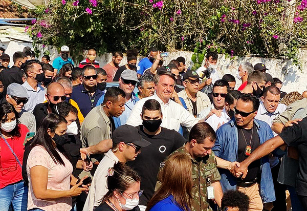 Sem máscara, Bolsonaro recebe autuação dupla em SP e multa pode chegar a R$ 3 milhões