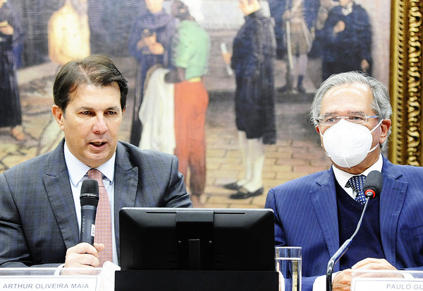 “Vai vendo Brasil”: desmonte do Estado a partir do serviço público segue de vento em popa