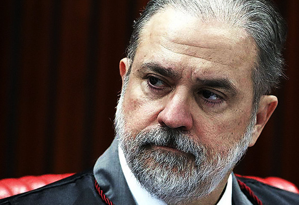 Justiça aos pobres: Augusto Aras pede ao STF que proíba Defensoria Pública de acessar documentos