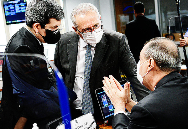 Órgão da Saúde retira de pauta análise de estudo contra droga ineficaz para Covid; CPI atribui a Bolsonaro