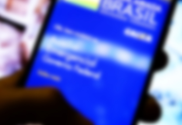 Auxílio Brasil de R$ 400,00 exclui 18 milhões que recebiam Auxílio Emergencial