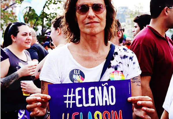 Zélia Duncan é alvo de fake news e recebe ameaças