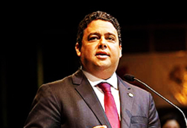 “Não é possível termos bares abertos e fóruns fechados”, diz Santa Cruz sobre retorno presencial nos tribunais