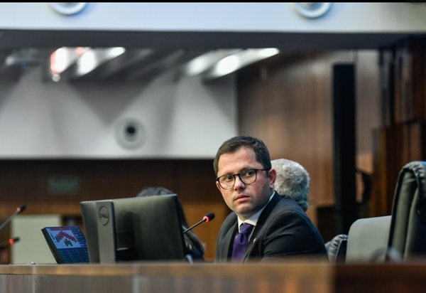 ALERJ VAI SANCIONAR LEI QUE OBRIGA BANCOS A CONTRATAR MULHERES COMO SEGURANÇAS