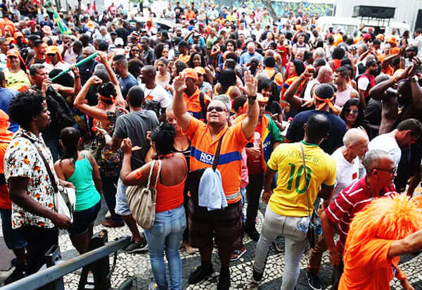 Greve dos garis chega ao fim depois de 11 dias de paralisação