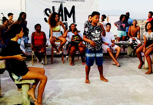 Lei do ISS : Cultura vai ao Complexo do Alemão tirar dúvidas sobre inscrições em edital