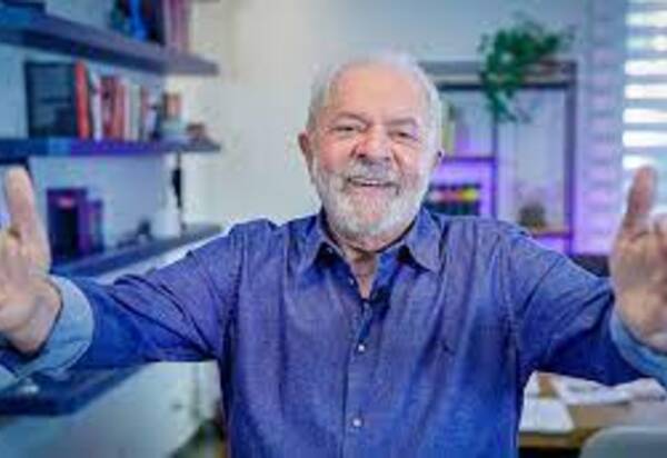 Lula quer proibir a verdade
