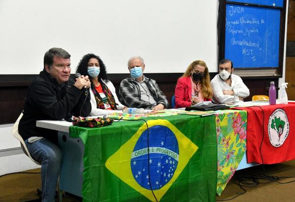 Ex-reitor participa de encontro para discutir Reforma Agrária na Uerj