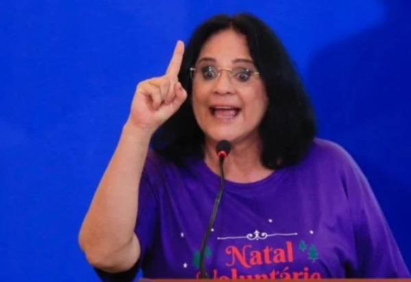 Damares Alves será candidata avulsa ao Senado