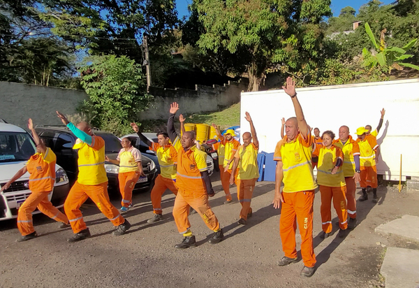 Ginástica laboral da Clin ajuda a evitar lesões e traz mais qualidade de vida aos funcionários