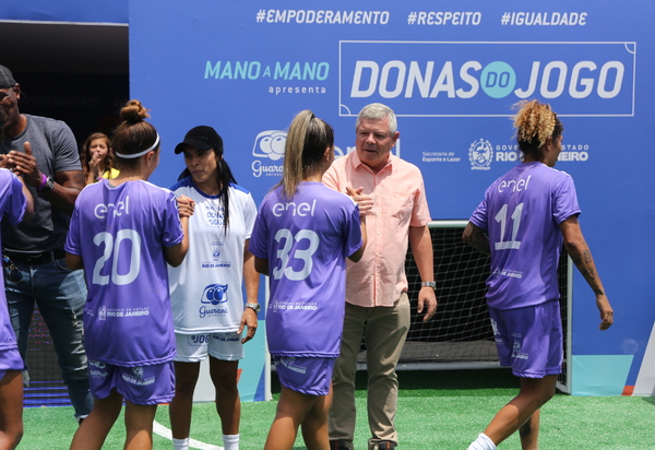 Icaraí recebe disputa do Mano a Mano com as rainhas da Seleção Brasileira de Futebol