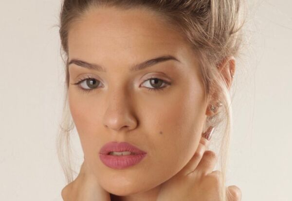 Laylla Coutinho é a super gata da Hora 