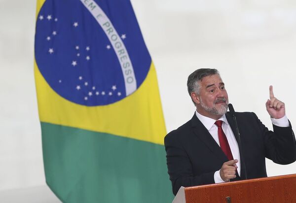 'Comunicação de governo precisa recuperar credibilidade', diz ministro